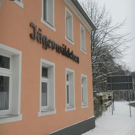 Gaststaette & Jaegerwaeldchen Casa de hóspedes 3*