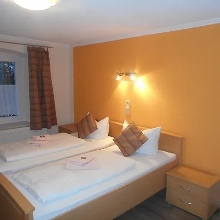 Gaststaette & Jaegerwaeldchen Guest house *