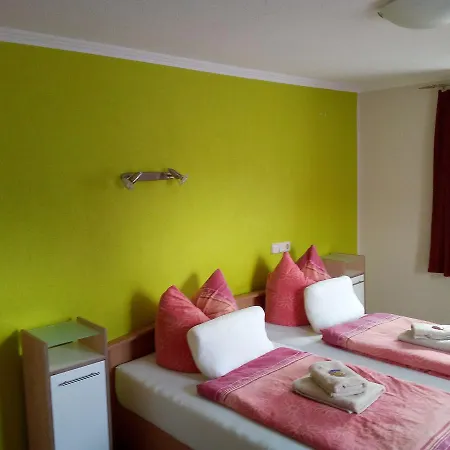 Gaststaette & Jaegerwaeldchen Casa de hóspedes Bertsdorf