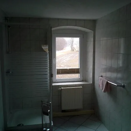 Gaststaette & Jaegerwaeldchen Guest house Bertsdorf